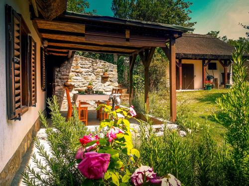 Фотографии гостевого дома 
            Wild Board Cottage - Romantic getaway