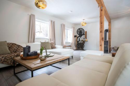 Фотография гостевого дома Holidaysun, Chalet Lucky, Detached Villa, 1000 qm garden, mountainview, BBQ&bikes&sunbeds for free