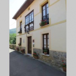 Фотография гостевого дома Casa del Cuetu. Traditional village house in Asturias