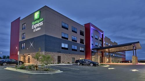 Фотография гостиницы Holiday Inn Express & Suites Broomfield, an IHG Hotel