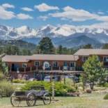 Фотография мотеля Blue Door Inn Rocky Mountain National Park