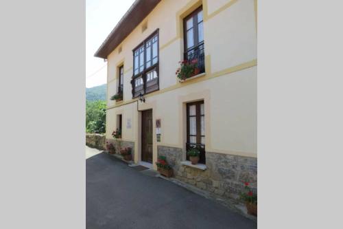 Фотографии гостевого дома 
            Casa del Cuetu. Traditional village house in Asturias