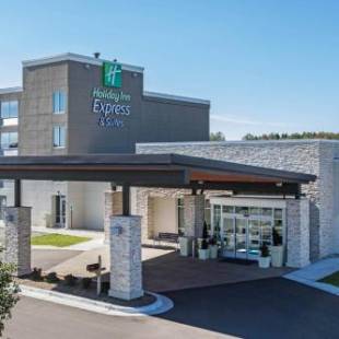 Фотографии гостиницы 
            Holiday Inn Express & Suites Ludington, an IHG Hotel