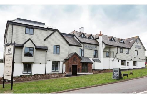 Фотография гостиницы OYO The Gissons Hotel