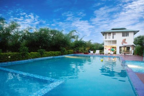 Фотография гостиницы Corbett Treat Resort