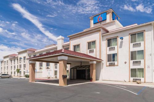 Фотография гостиницы Motel 6-Hesperia, CA - West Main Street I-15