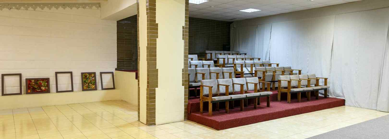 Фотография концертного зала Выставочный зал Дворца культуры радиозавода