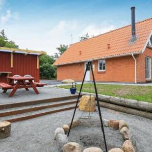 Фотографии гостевого дома 
            Three-Bedroom Holiday home in Ulfborg 14