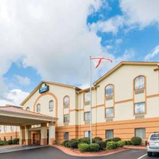 Фотографии гостиницы 
            Days Inn & Suites by Wyndham Prattville-Montgomery