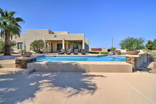 Фотография гостевого дома Adobe Arizona Home with Amazing 360 Mountain Views!