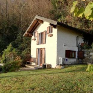 Фотографии гостевого дома 
            Romantica casetta nel verde con vista sul lago