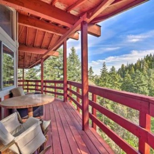 Фотография гостевого дома Lake Arrowhead Cabin with Deck and Stunning Mtn Views!