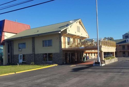 Фотография гостиницы Travelodge by Wyndham Pigeon Forge