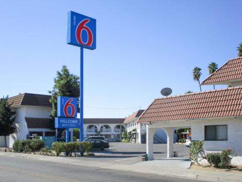 Фотографии гостиницы 
            Motel 6-Fresno, CA