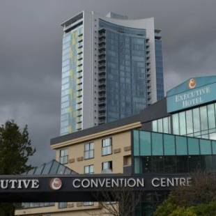 Фотографии гостиницы 
            Executive Suites Hotel & Conference Center, Metro Vancouver