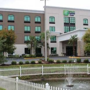 Фотографии гостиницы 
            Holiday Inn Express & Suites Mobile West I-10, an IHG Hotel