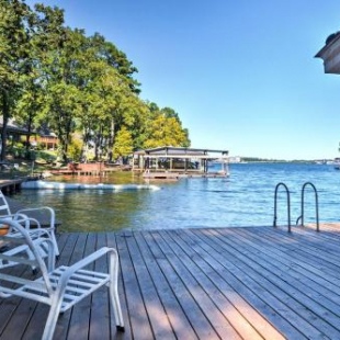 Фотография гостевого дома Lake Cabin with Dock in Hot Springs National Park!