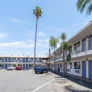 Фотографии гостиницы 
            Motel 6 Bakersfield