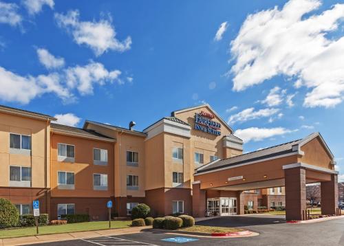 Фотография гостиницы Fairfield Inn & Suites by Marriott Rogers