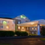 Фотография гостиницы Holiday Inn Express Lawrence, an IHG Hotel