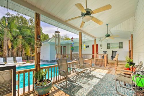 Фотографии гостевого дома 
            Homosassa Home with Pool Access - By Boat Launch