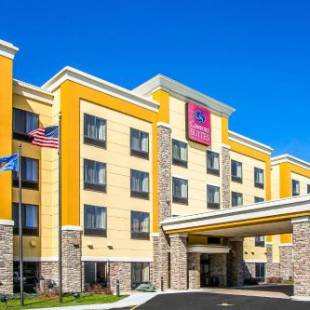 Фотографии гостиницы 
            Comfort Suites Oshkosh