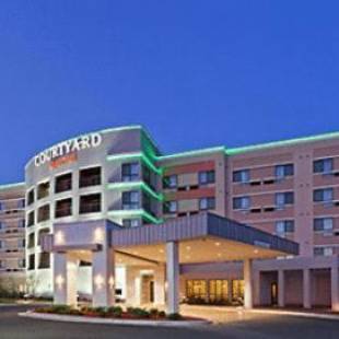 Фотографии гостиницы 
            Courtyard by Marriott Tulsa Woodland Hills