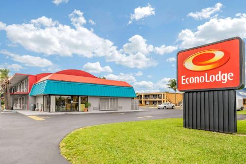 Фотографии гостиницы 
            Econo Lodge North