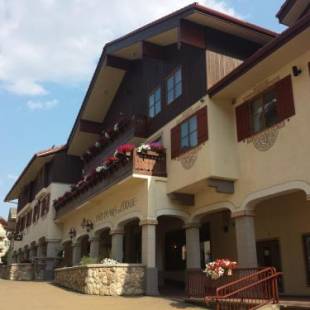 Фотографии гостиницы 
            Sun Peaks Lodge