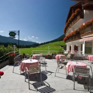 Фотография гостиницы Hotel Tyrol