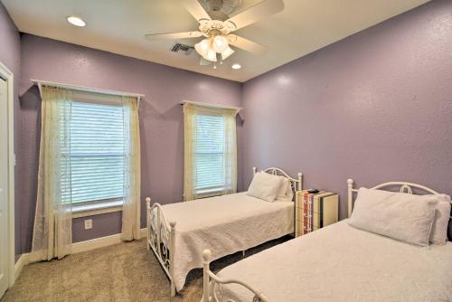 Фотография гостевого дома Waveland Family House, 4-Minute Drive to the Beach