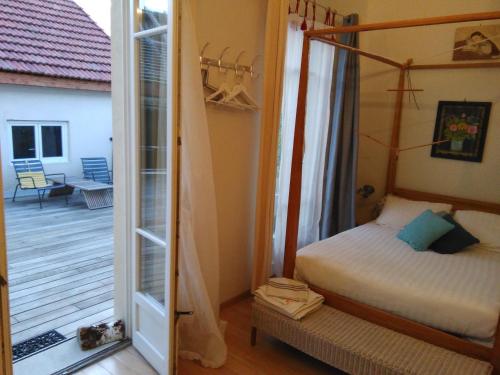 Фотография мини отеля Chambre de charme en ville dans un esprit campagne