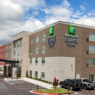 Фотография гостиницы Holiday Inn Express & Suites Tulsa South - Woodland Hills, an IHG Hotel