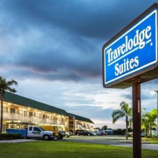 Фотографии гостиницы 
            Travelodge Suites by Wyndham Lake Okeechobee