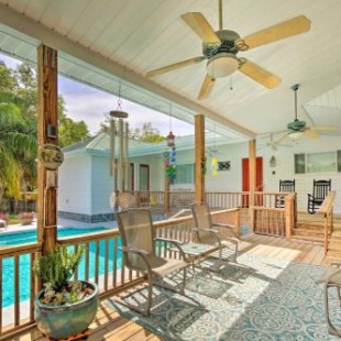 Фотография гостевого дома Homosassa Home with Pool Access - By Boat Launch