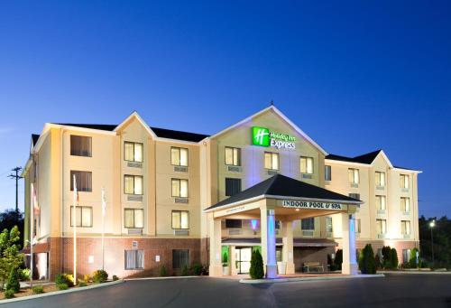 Фотография гостиницы Holiday Inn Express Hillsville, an IHG Hotel