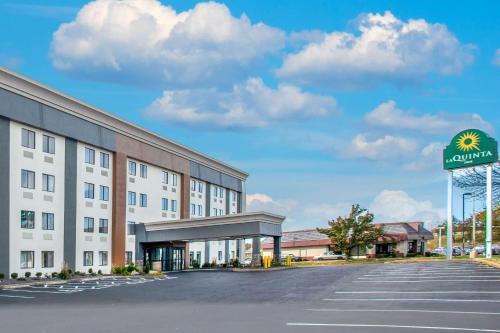 Фотография гостиницы La Quinta Inn by Wyndham St. Louis Hazelwood - Airport North