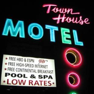 Фотографии мотеля 
            Town House Motel