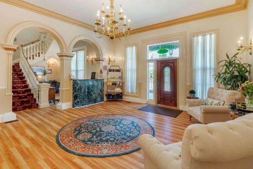 Фотография гостиницы The Carriage House Inn Newport, Ascend Hotel Collection