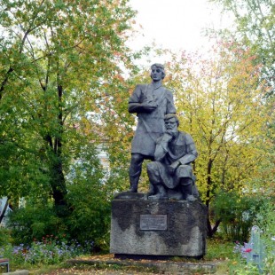 Фотография памятника Памятник режевским умельцам-основателям завода