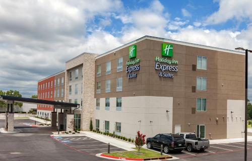 Фотография гостиницы Holiday Inn Express & Suites Tulsa South - Woodland Hills, an IHG Hotel