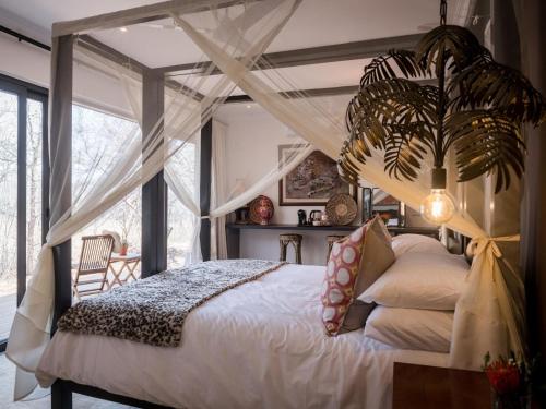 Фотографии гостиницы 
            Safari Moon Luxury Bush Lodge