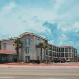 Фотография гостиницы La Quinta Inn by Wyndham Galveston East Beach