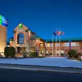 Фотографии гостиницы 
            Holiday Inn Express Red Deer, an IHG Hotel