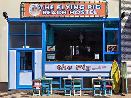 Фотографии хостела 
            The Flying Pig Beach Hostel