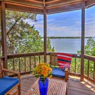 Фотография гостевого дома Lake Granbury Escape with Deck, Fire Pit, and Gazebo!