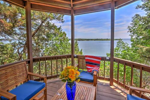 Фотографии гостевого дома 
            Lake Granbury Escape with Deck, Fire Pit, and Gazebo!