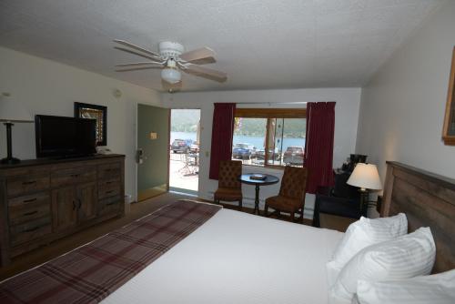 Фотография мотеля Western Riviera Lodging