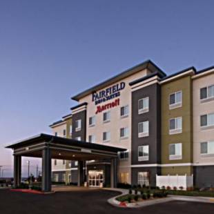 Фотографии гостиницы 
            Fairfield Inn & Suites Farmington