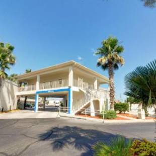 Фотографии гостиницы 
            Motel 6-Destin, FL